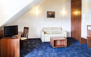 Отель Hotel Porto Плунге Стандартный трехместный номер-2